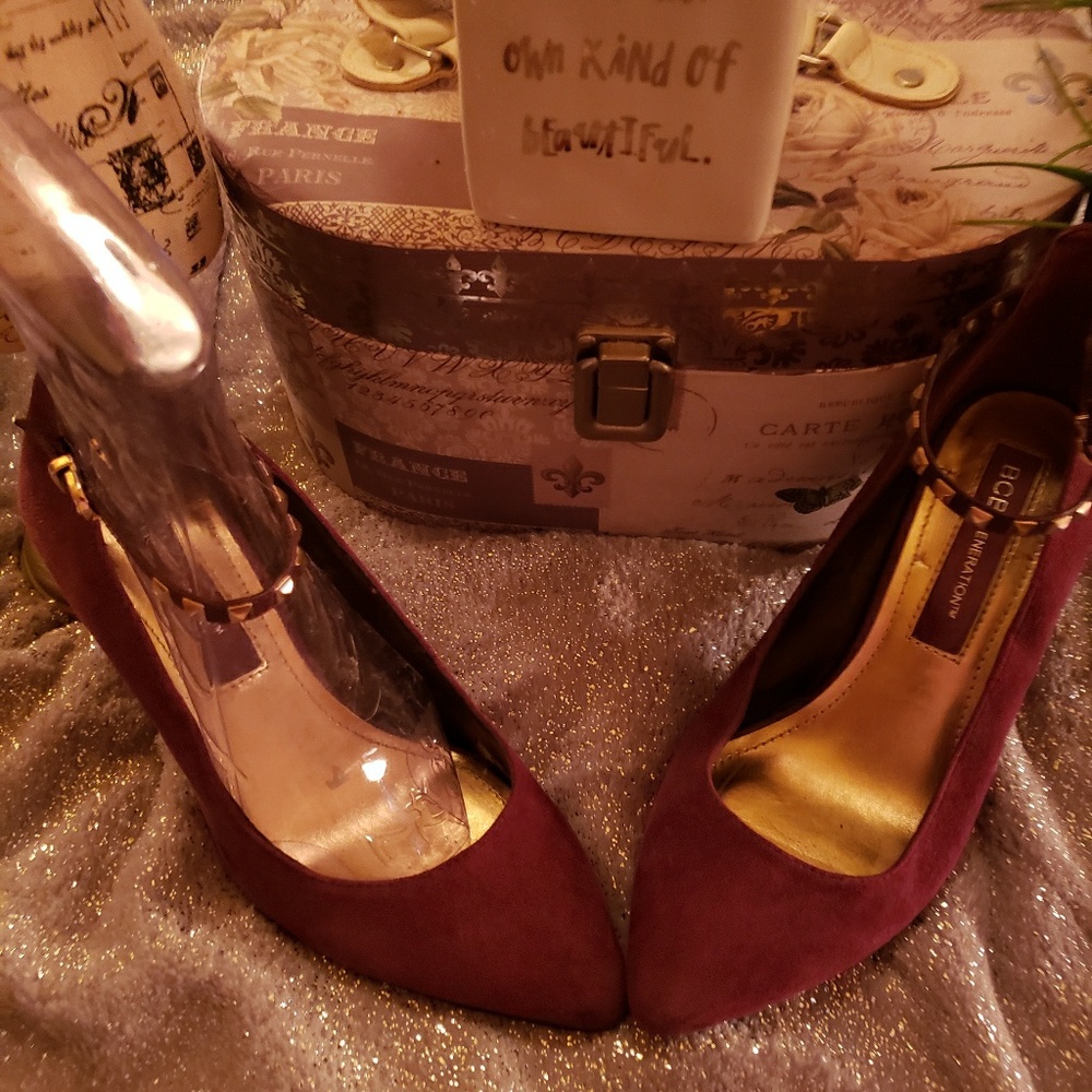 Suede pumps